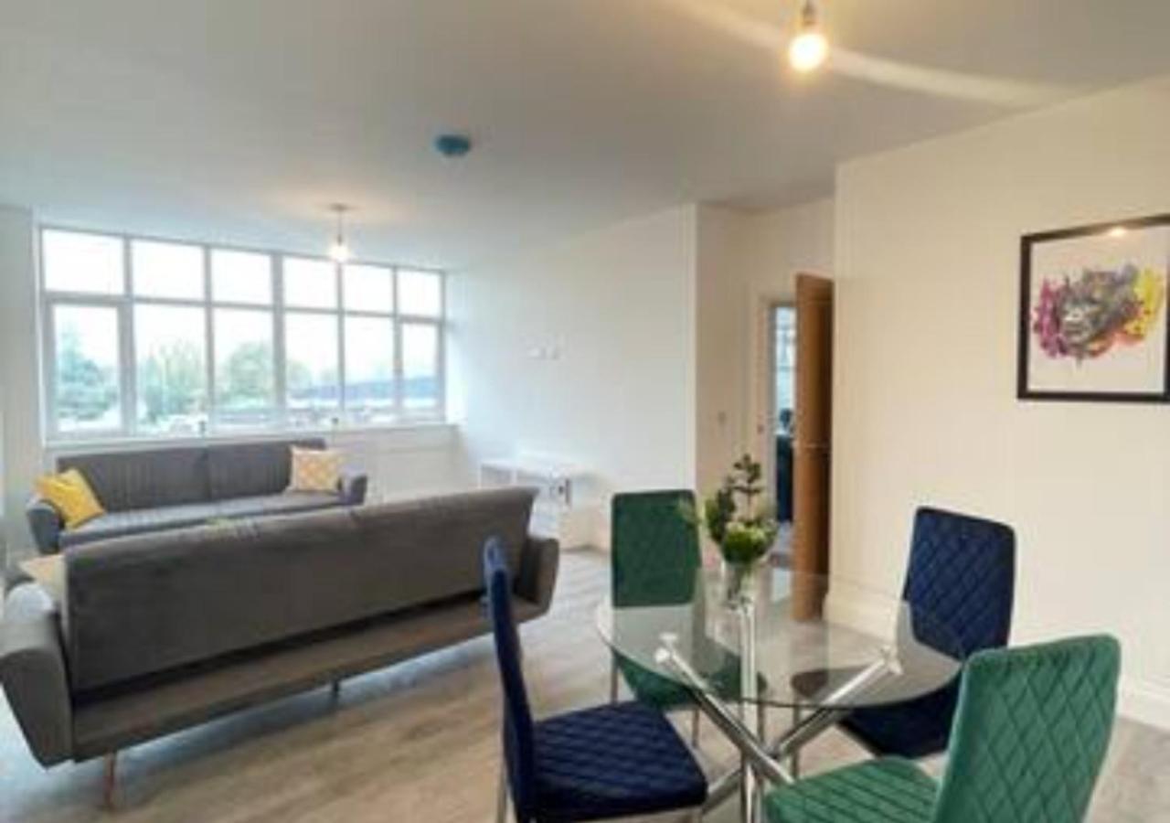 2 Bedroom Apartment - Flitwick - Contractor Friendly - Tourist Ready - Full Kitchen - Wifi - Smart Tv - Sofa Bed - Free Parking - Ideal For Short Or Long Stays Eksteriør billede