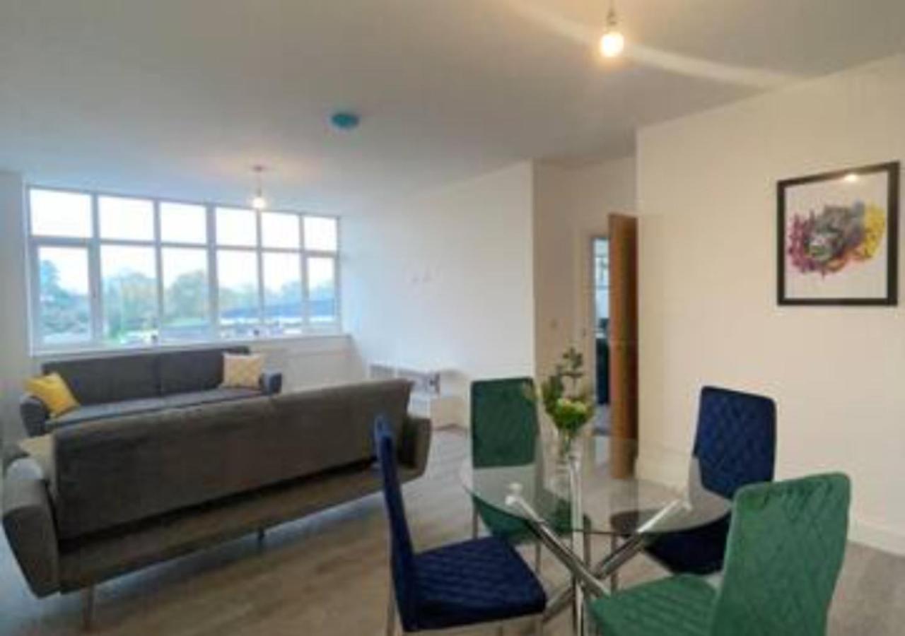 2 Bedroom Apartment - Flitwick - Contractor Friendly - Tourist Ready - Full Kitchen - Wifi - Smart Tv - Sofa Bed - Free Parking - Ideal For Short Or Long Stays Eksteriør billede