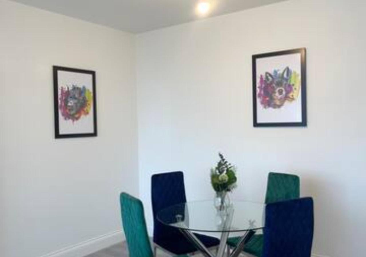 2 Bedroom Apartment - Flitwick - Contractor Friendly - Tourist Ready - Full Kitchen - Wifi - Smart Tv - Sofa Bed - Free Parking - Ideal For Short Or Long Stays Eksteriør billede