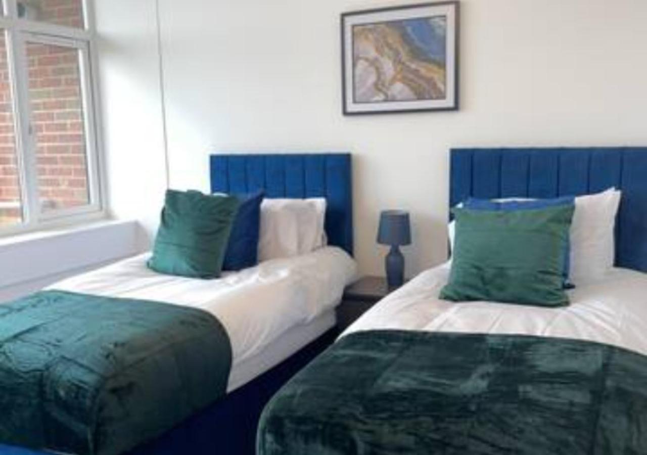 2 Bedroom Apartment - Flitwick - Contractor Friendly - Tourist Ready - Full Kitchen - Wifi - Smart Tv - Sofa Bed - Free Parking - Ideal For Short Or Long Stays Eksteriør billede
