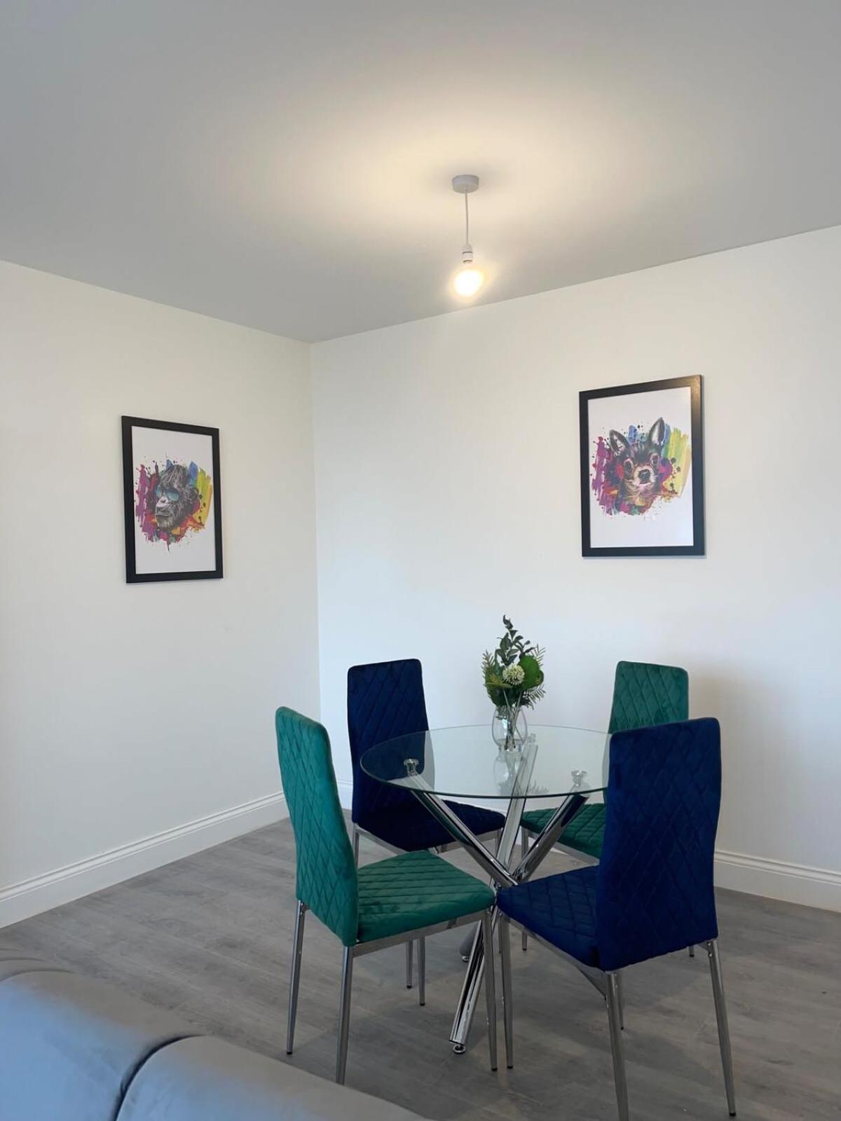 2 Bedroom Apartment - Flitwick - Contractor Friendly - Tourist Ready - Full Kitchen - Wifi - Smart Tv - Sofa Bed - Free Parking - Ideal For Short Or Long Stays Eksteriør billede