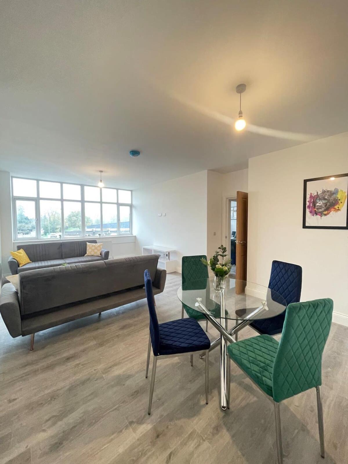 2 Bedroom Apartment - Flitwick - Contractor Friendly - Tourist Ready - Full Kitchen - Wifi - Smart Tv - Sofa Bed - Free Parking - Ideal For Short Or Long Stays Eksteriør billede