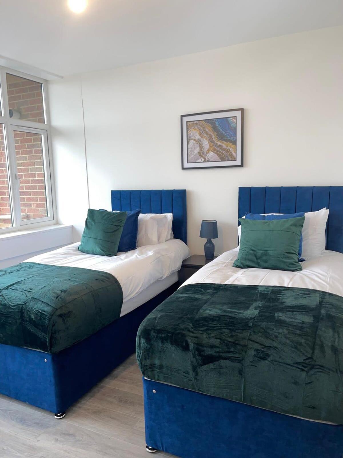 2 Bedroom Apartment - Flitwick - Contractor Friendly - Tourist Ready - Full Kitchen - Wifi - Smart Tv - Sofa Bed - Free Parking - Ideal For Short Or Long Stays Eksteriør billede